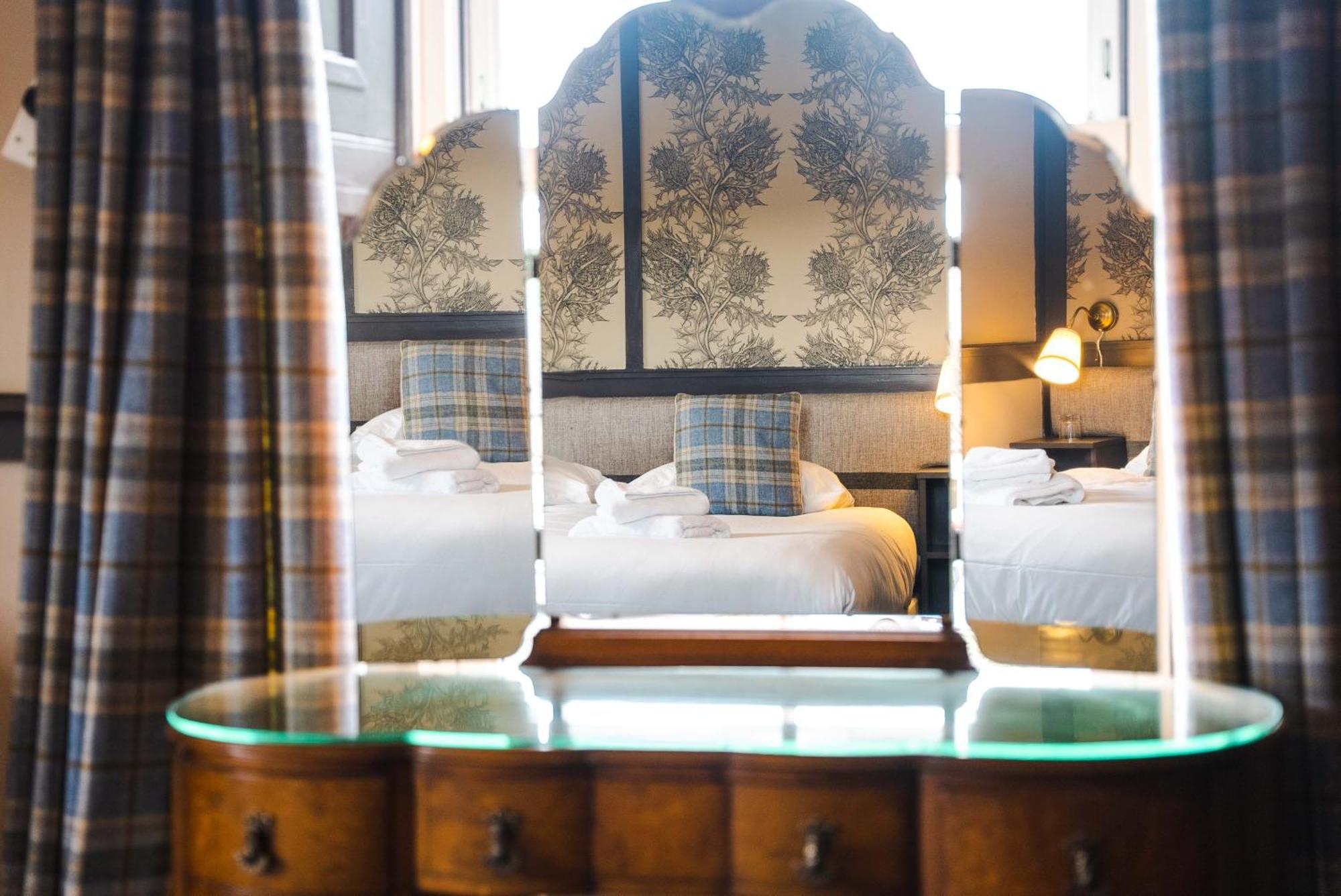 Traquair Arms Hotel Innerleithen Eksteriør billede